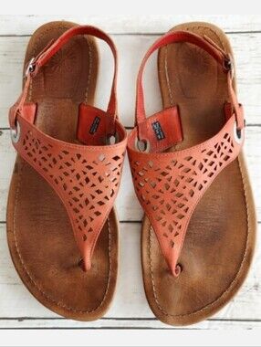 UGG Perforated Leather Thong Sandals In Burnt Orange, Size 9
